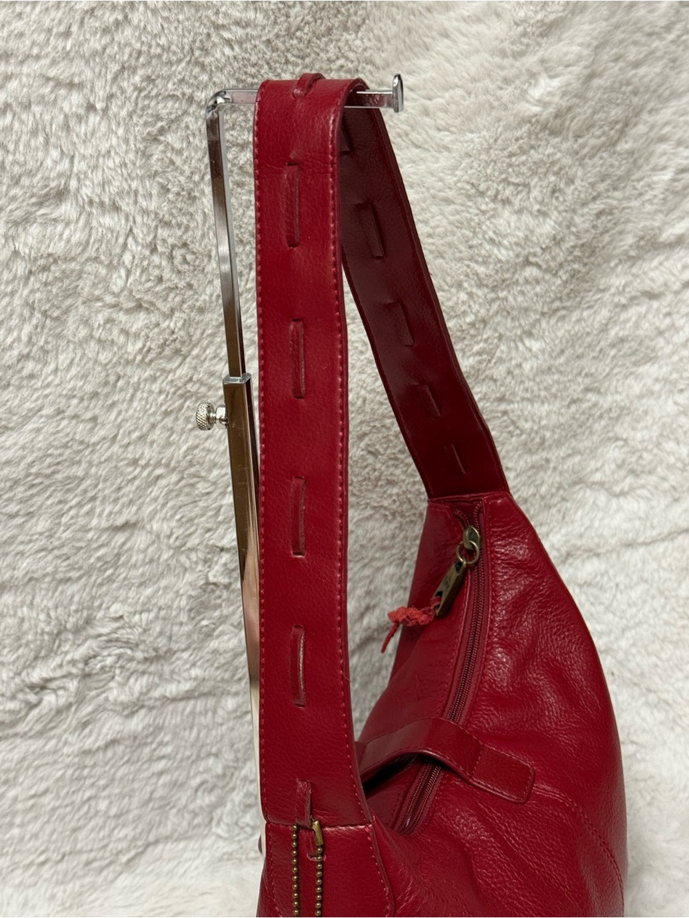 The Sak Red Vintage Leather Hobo Bag - Picture 8 of 15